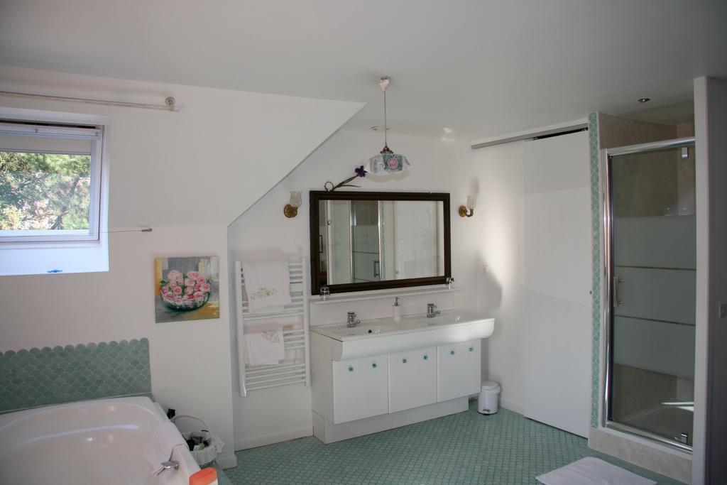 メゾン＝ラフィット Les Hibiscus Bed & Breakfast エクステリア 写真