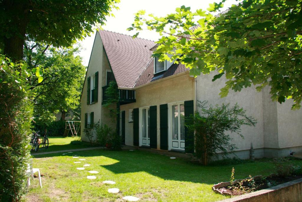 メゾン＝ラフィット Les Hibiscus Bed & Breakfast エクステリア 写真