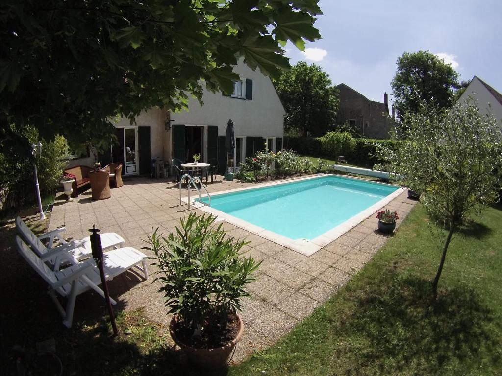 メゾン＝ラフィット Les Hibiscus Bed & Breakfast エクステリア 写真